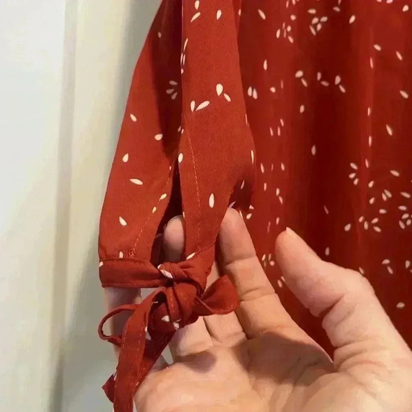 Fun2fun rust colored shirt with a cream colored design size small. - Picture 8 of 11